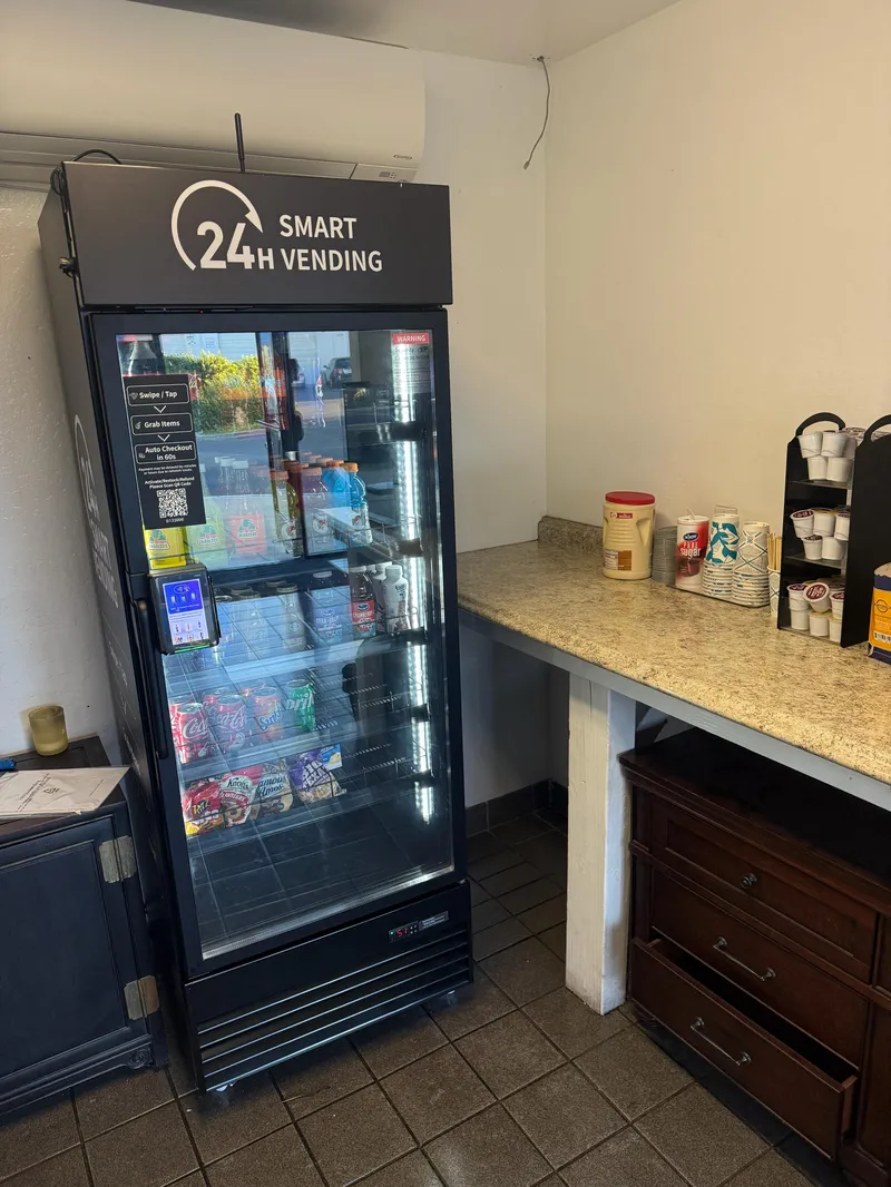 Combo vending machine with snacks and drinks